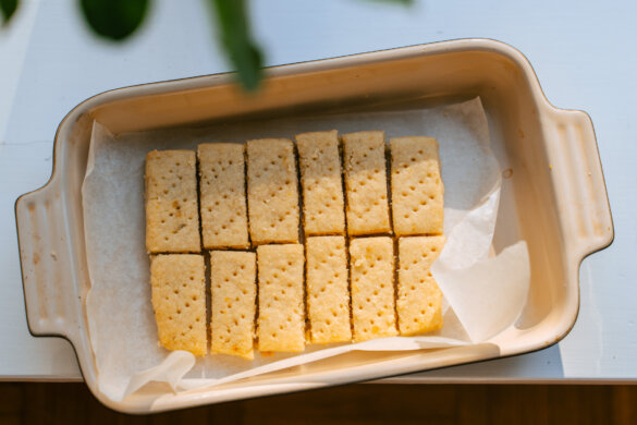 Skotlantilaiset shortbread-keksit. Vegaaninen