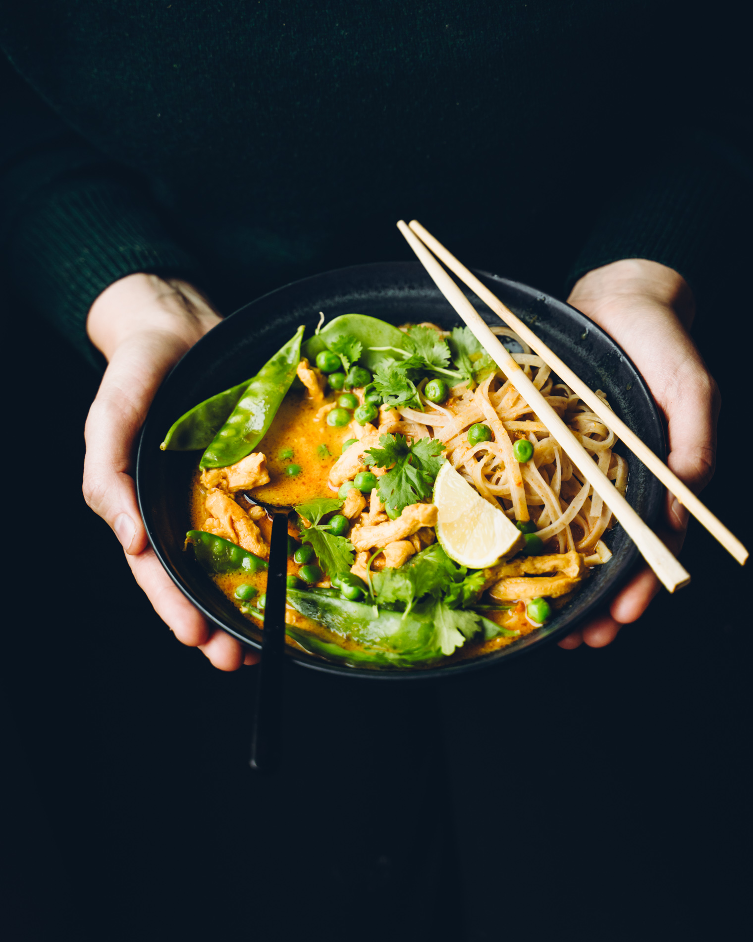 Kolmen herneen nuudelikeitto. Vegaaninen