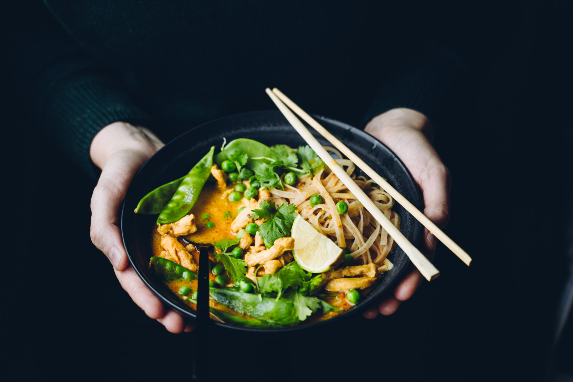 Kolmen herneen nuudelikeitto. Vegaaninen