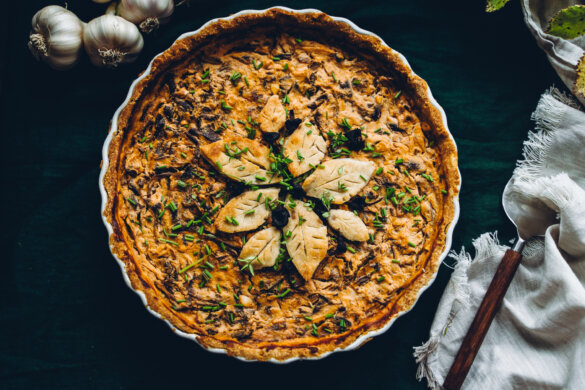 Vegaaninen suppilovahveropiirakka