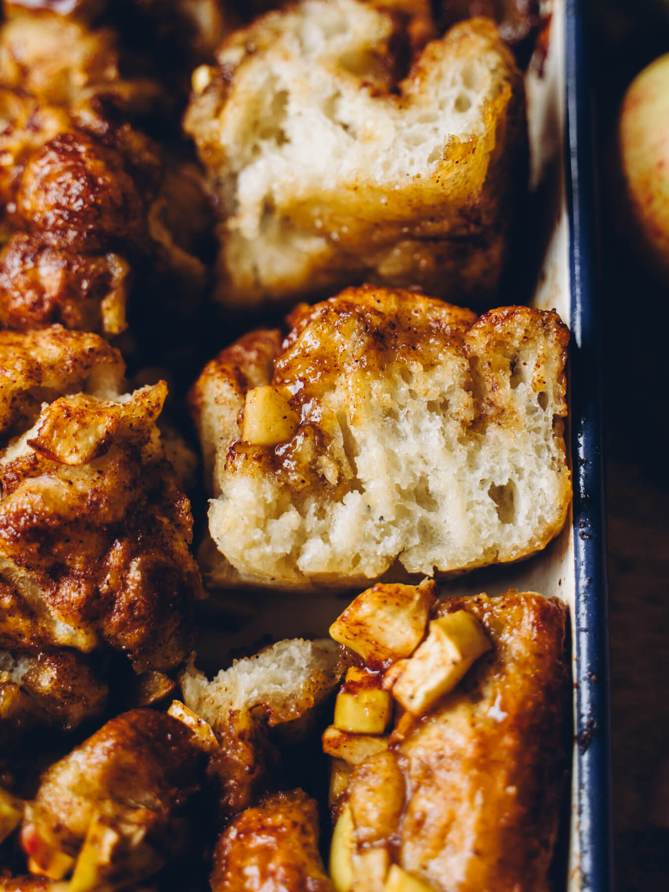 Omenainen Korvapuustifocaccia. Vegaaninen