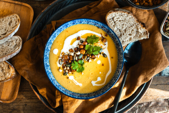 Kurpitsakeitto maapähkinävoilla