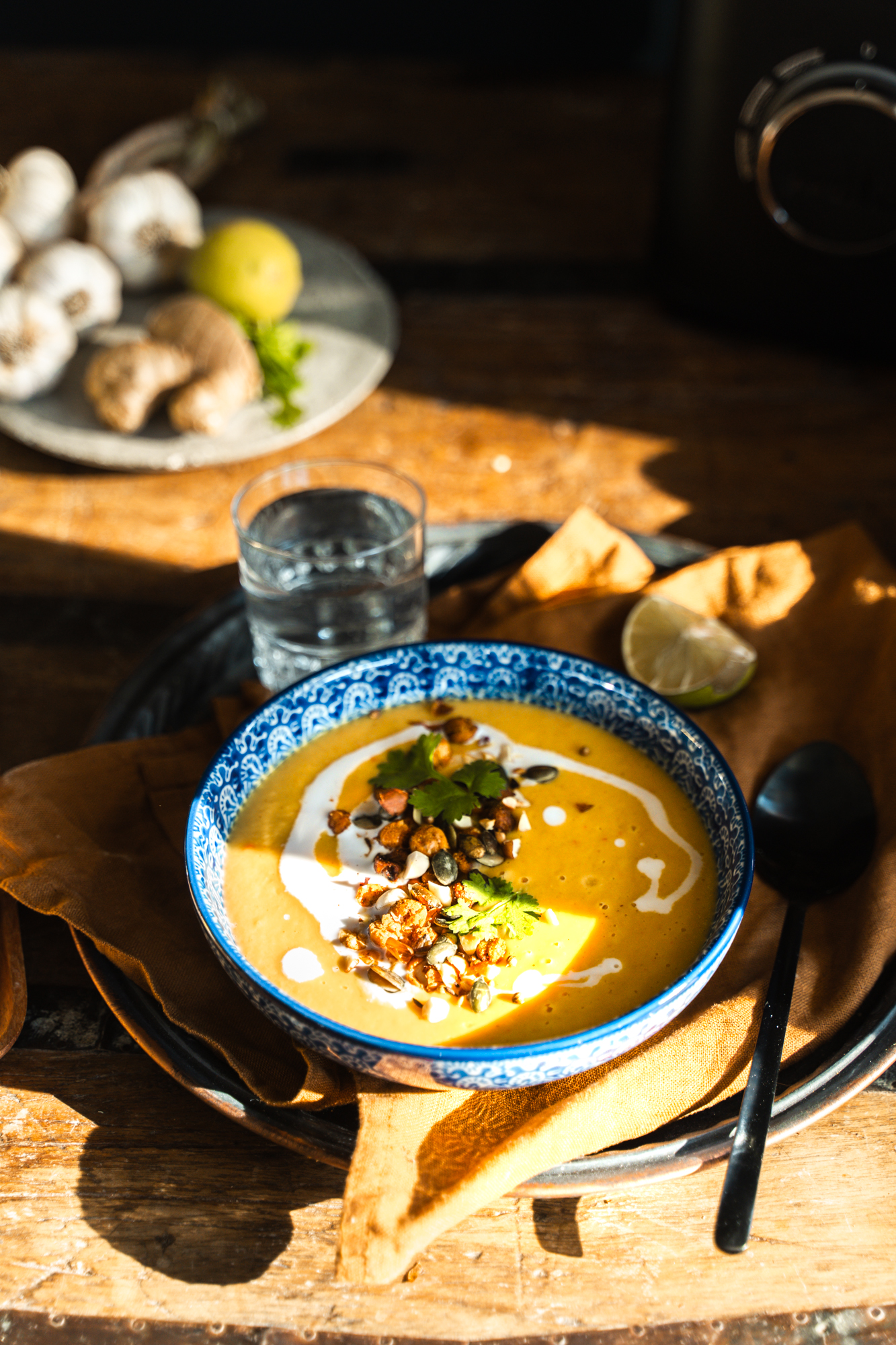 Kurpitsakeitto maapähkinävoilla