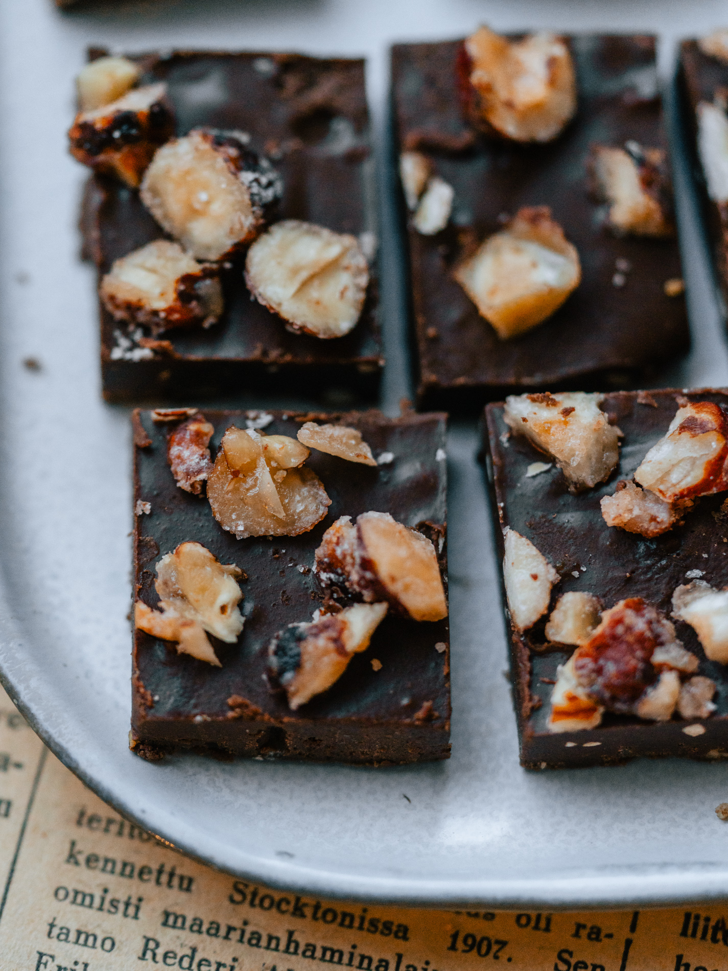 Gianduja. Hasselpähkinä-suklaatryffeli.