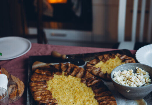 Karjalanpiirakka-piirakka. Vegaaninen