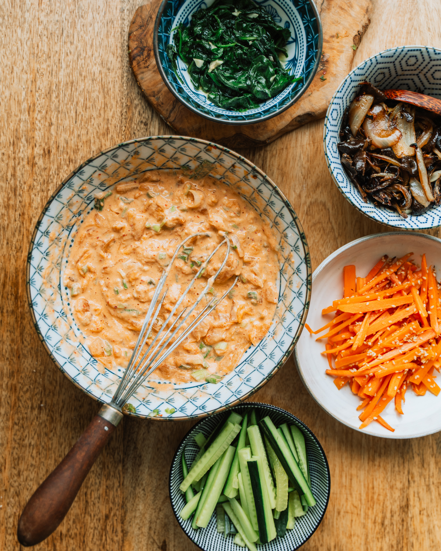 Korealainen illallinen. Kimchiletut