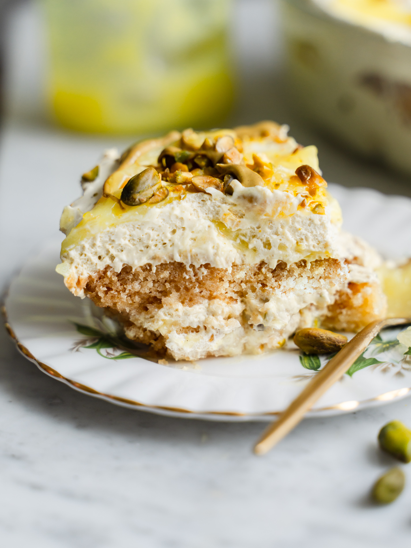 Sitruuna-pistaasitiramisu. Vegaaninen