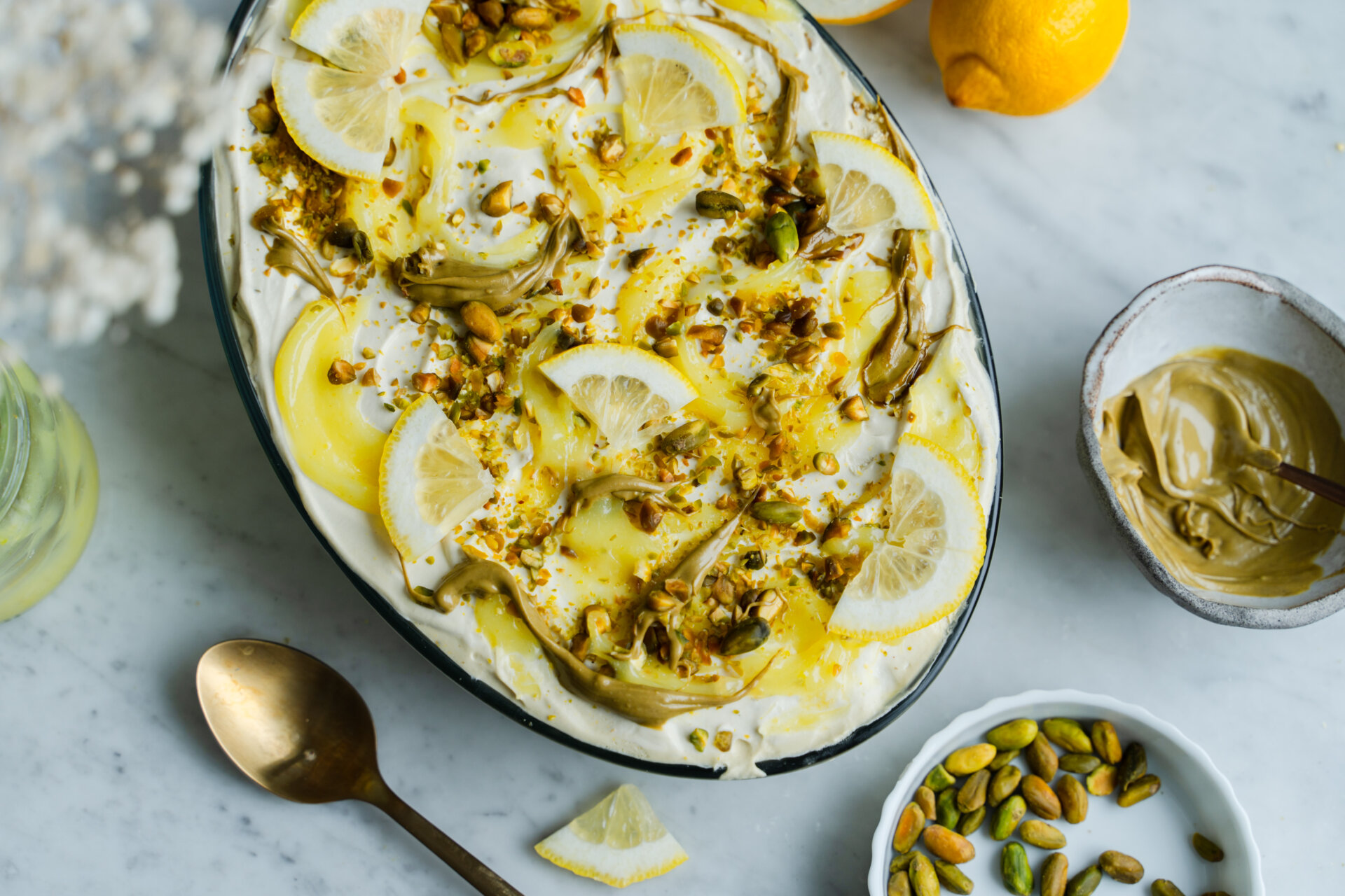 Sitruuna-pistaasitiramisu. Vegaaninen