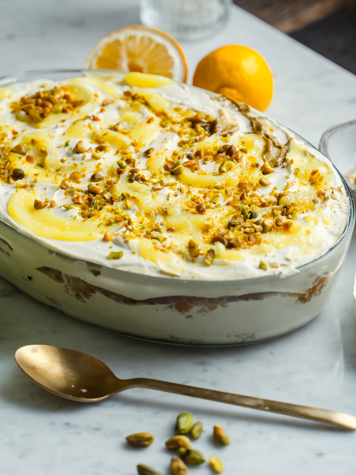 Sitruuna-pistaasitiramisu. Vegaaninen