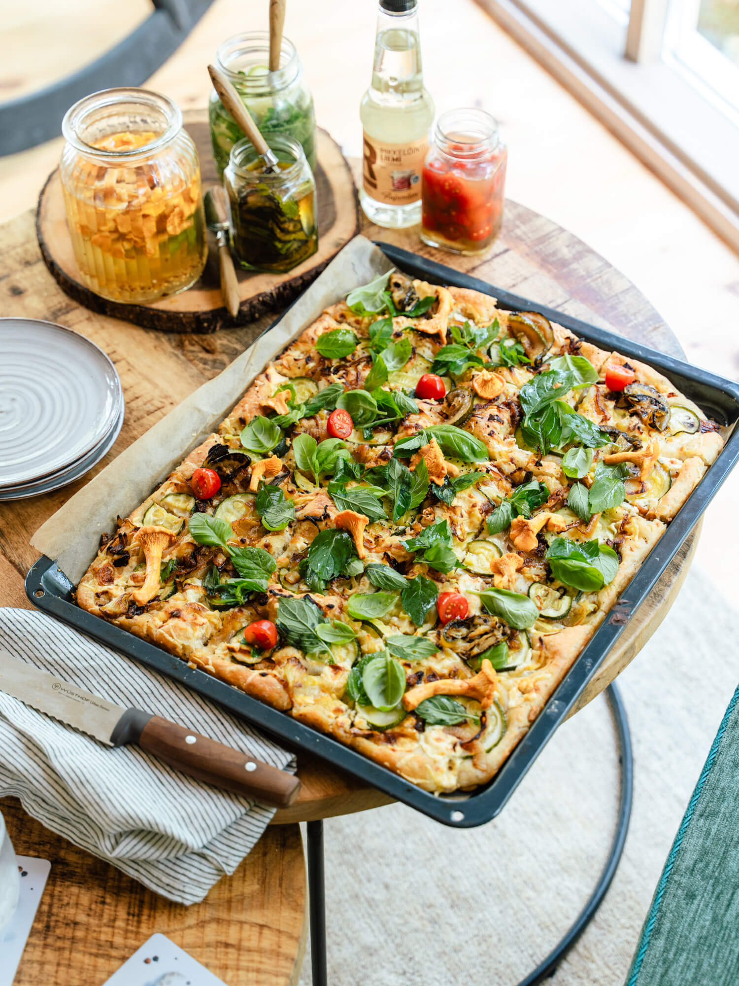 Focacciapizza kesäkurpitsalla