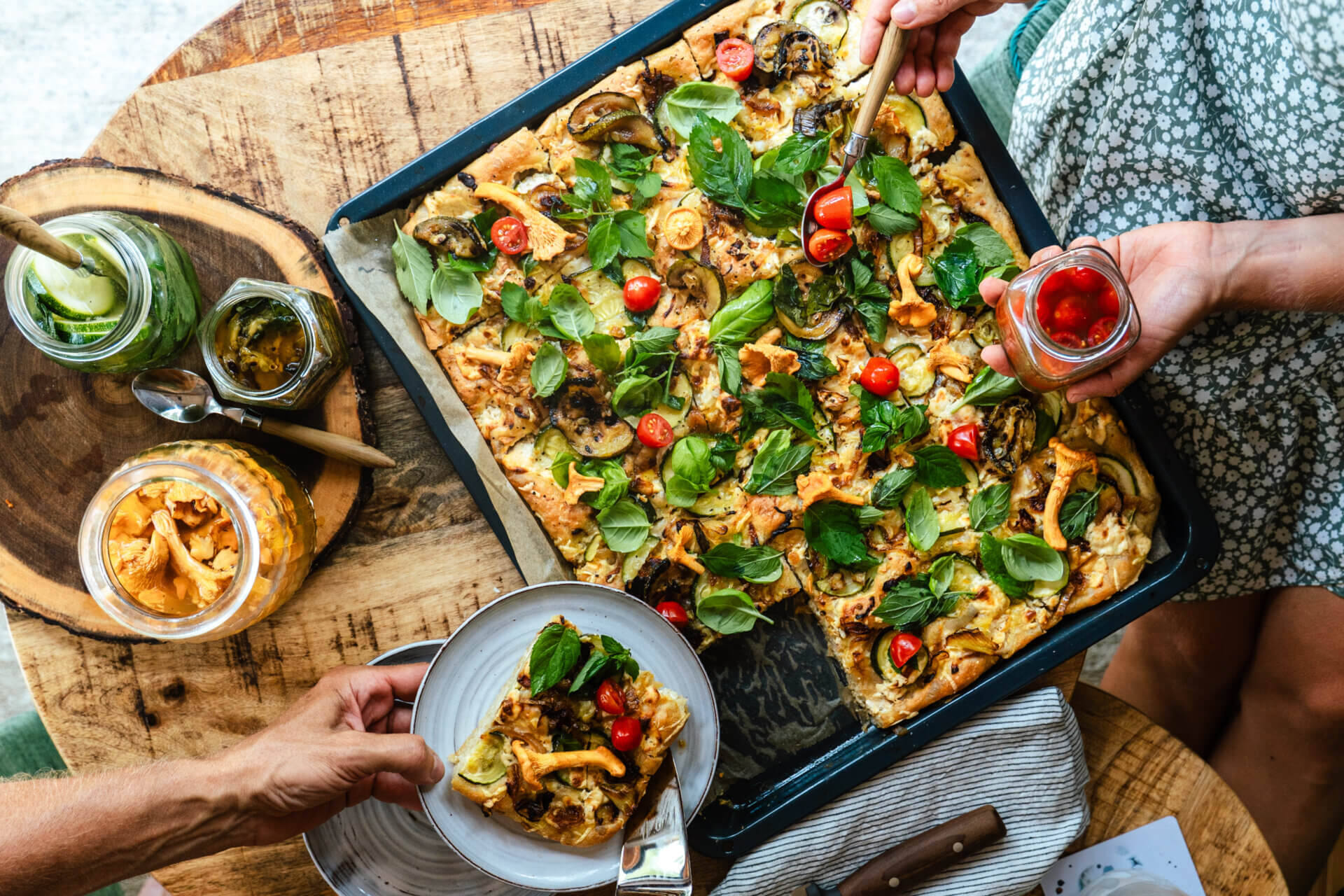 Focacciapizza kesäkurpitsalla
