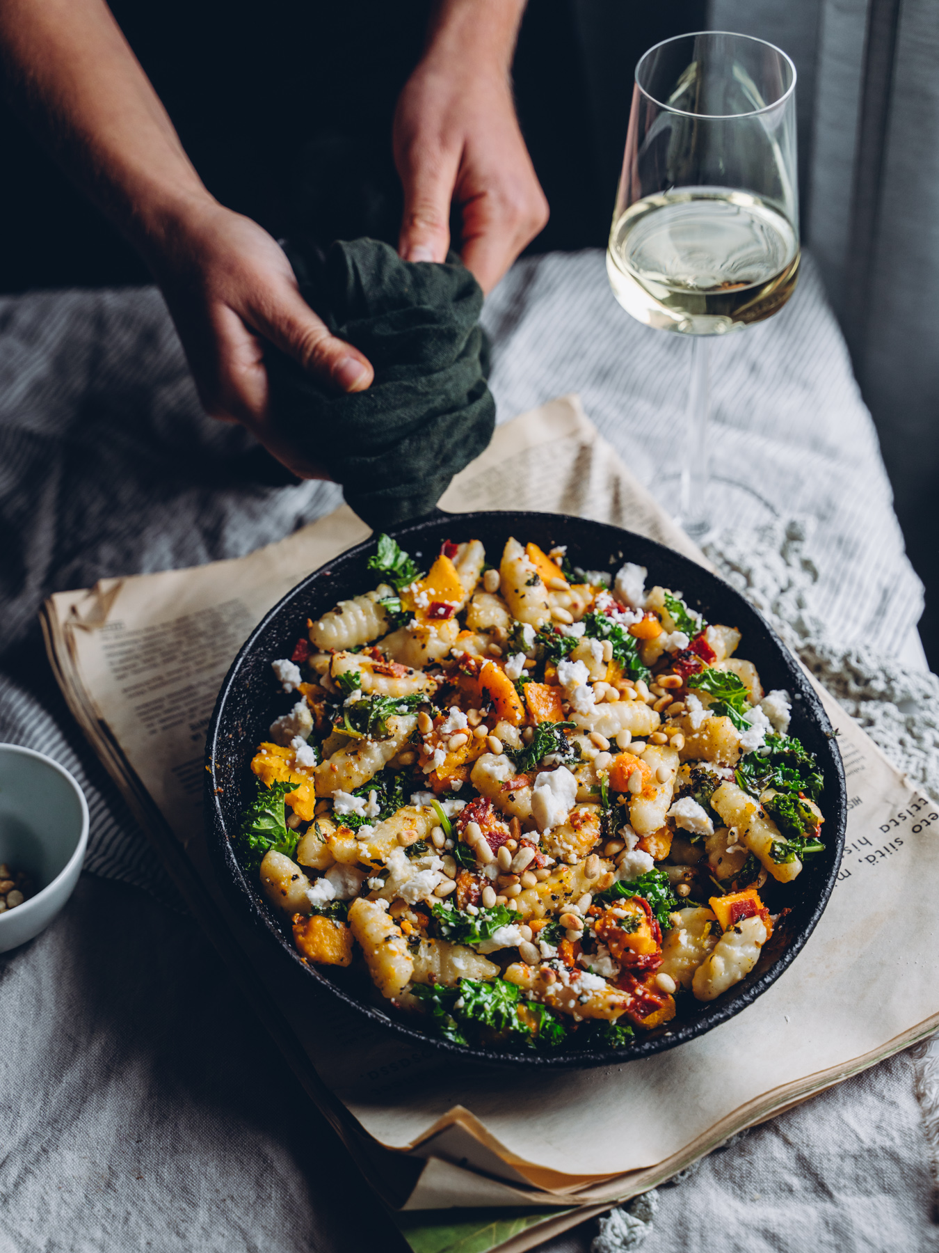 Kurpitsa-lehtikaalipasta. Vegaaninen