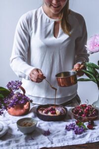 Kirsikkapannukakut kahvisiirapilla