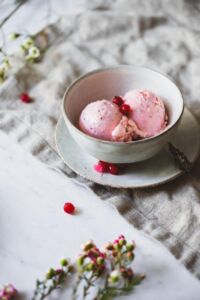 Punaviinimarjajäätelö